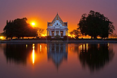 buddhist-park-in-the-phutthamonthon-district-buddha-monthon